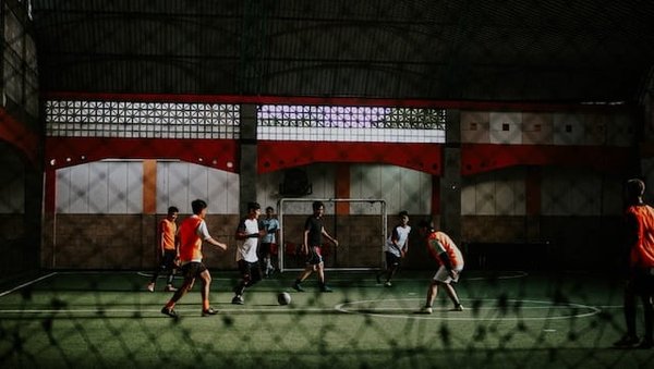 Le Futsal : Les avantages de pratiquer ce jeu collectif